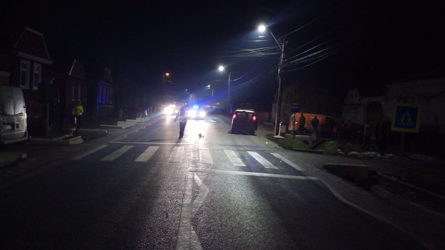 FOTO: Femeie accidentată pe trecerea de pietoni