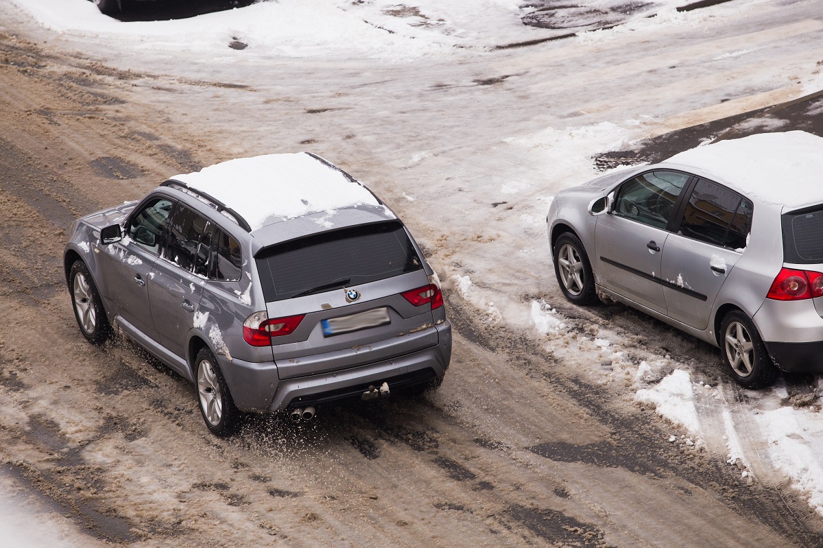 Utilajele de deszăpezire acționează în Sibiu încă de duminică seară