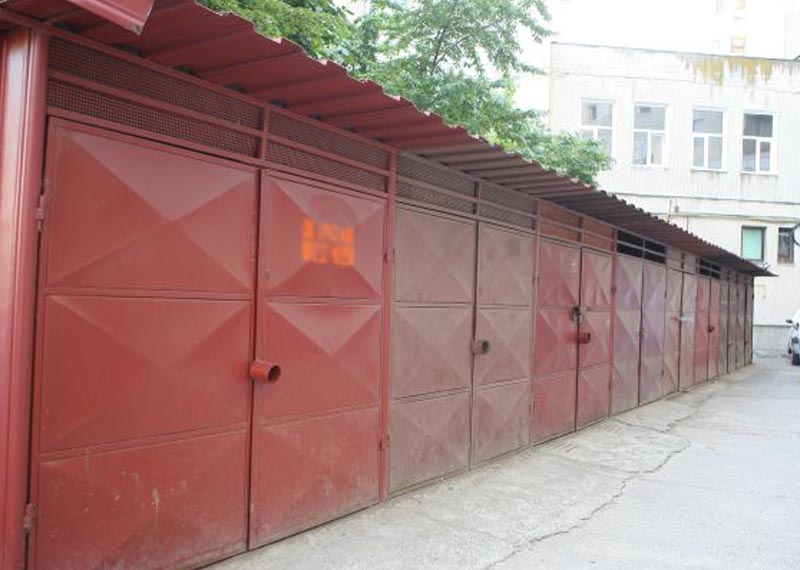 Primăria Mediaș a prelungit termenul de închiriere a terenurillor pe care se află garaje sau copertine auto