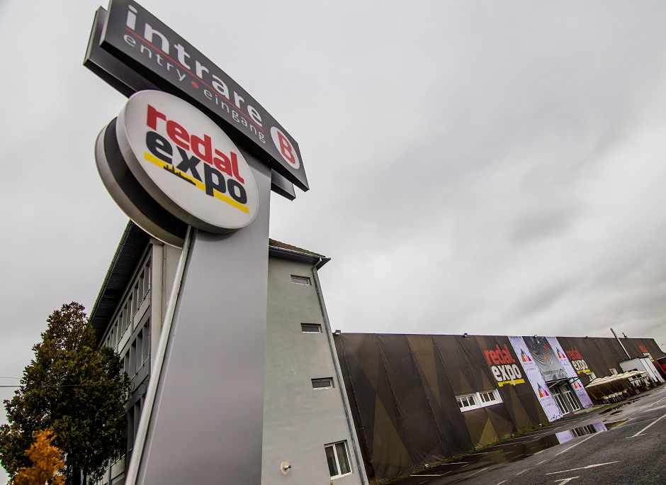 Patru centre de vaccinare, amenajate de Primăria Sibiu la Redal Expo