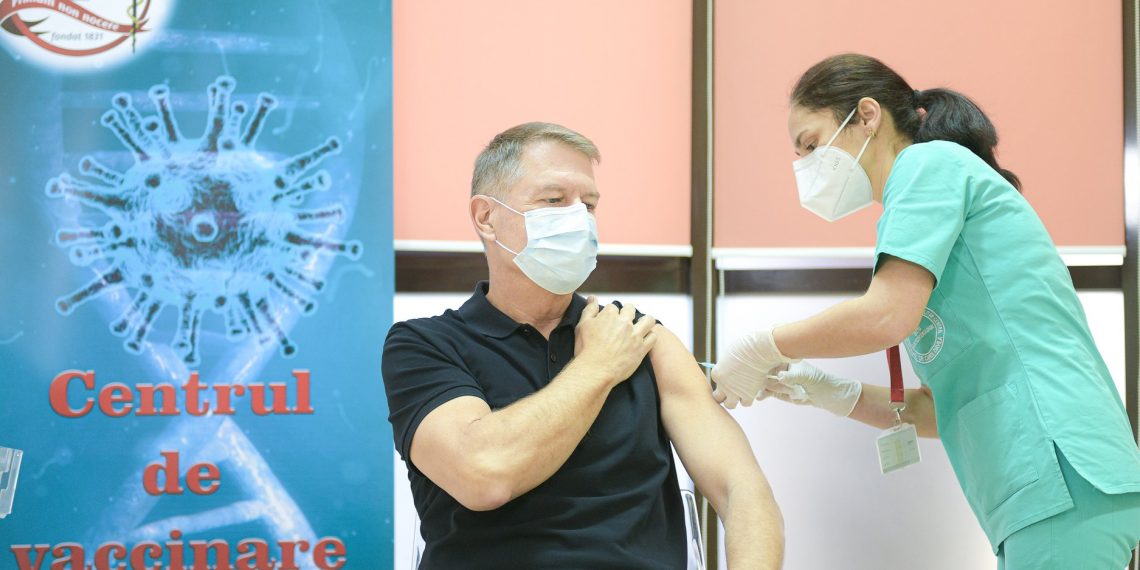Klaus Iohannis s-a vaccinat cu a doua doză de ser anti-COVID