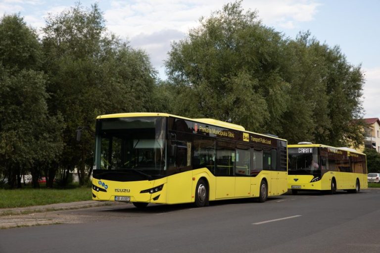 Elevii din Sibiu circulă gratuit cu autobuzele TURSIB