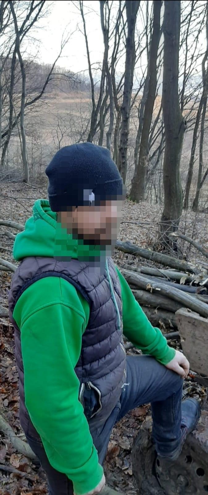 A crezut că scapă de carantină în…pădure. Jandarmii l-au găsit și l-au amendat