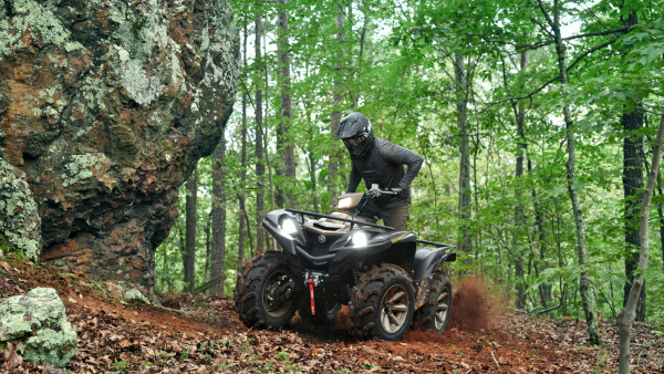 Un rășinărean a făcut „minuni” cu ATV-ul. Reținut după ce a fugit de polițiști și a fost urmărit mai mulți kilometri