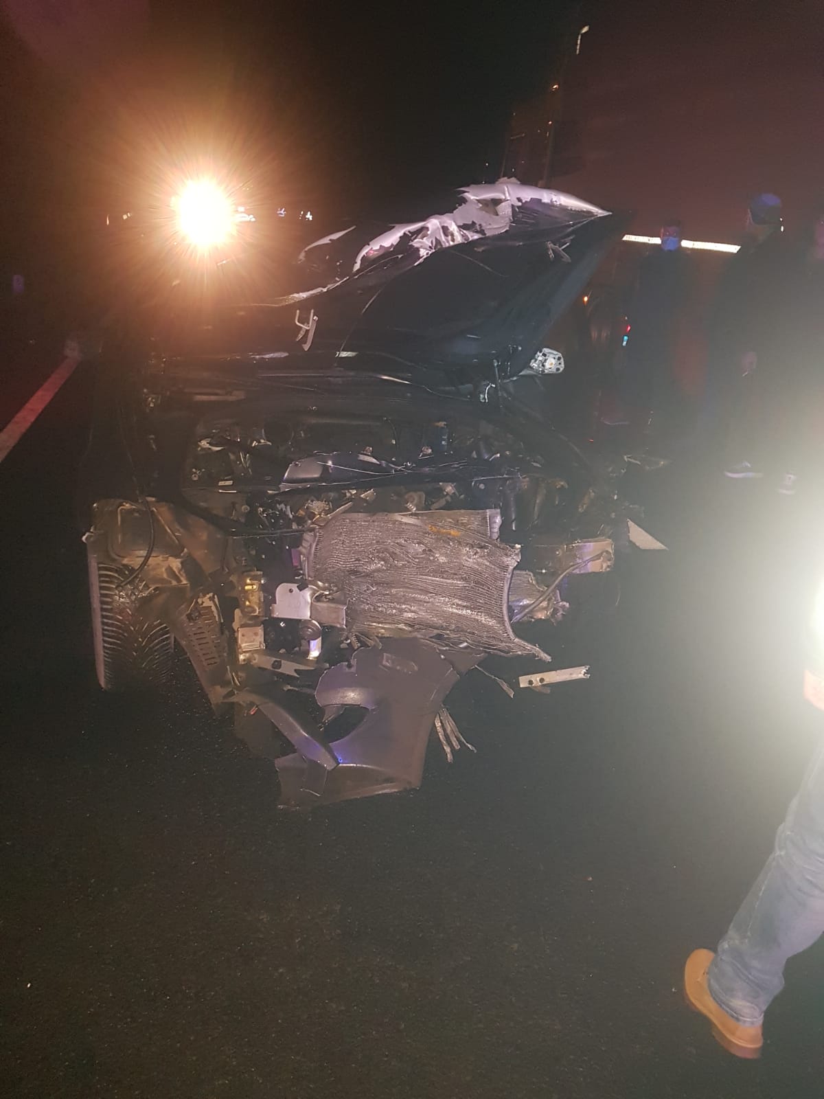 FOTO: Două autoturisme și un TIR, implicate într-un accident rutier