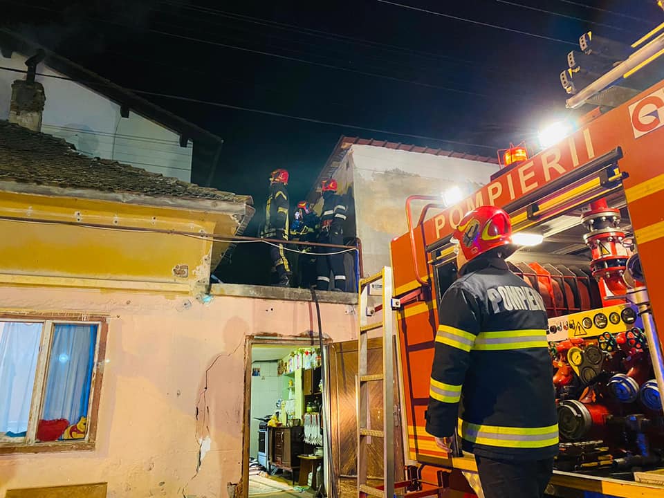 Aproape 100 de misiuni de salvare pentru pompierii sibieni