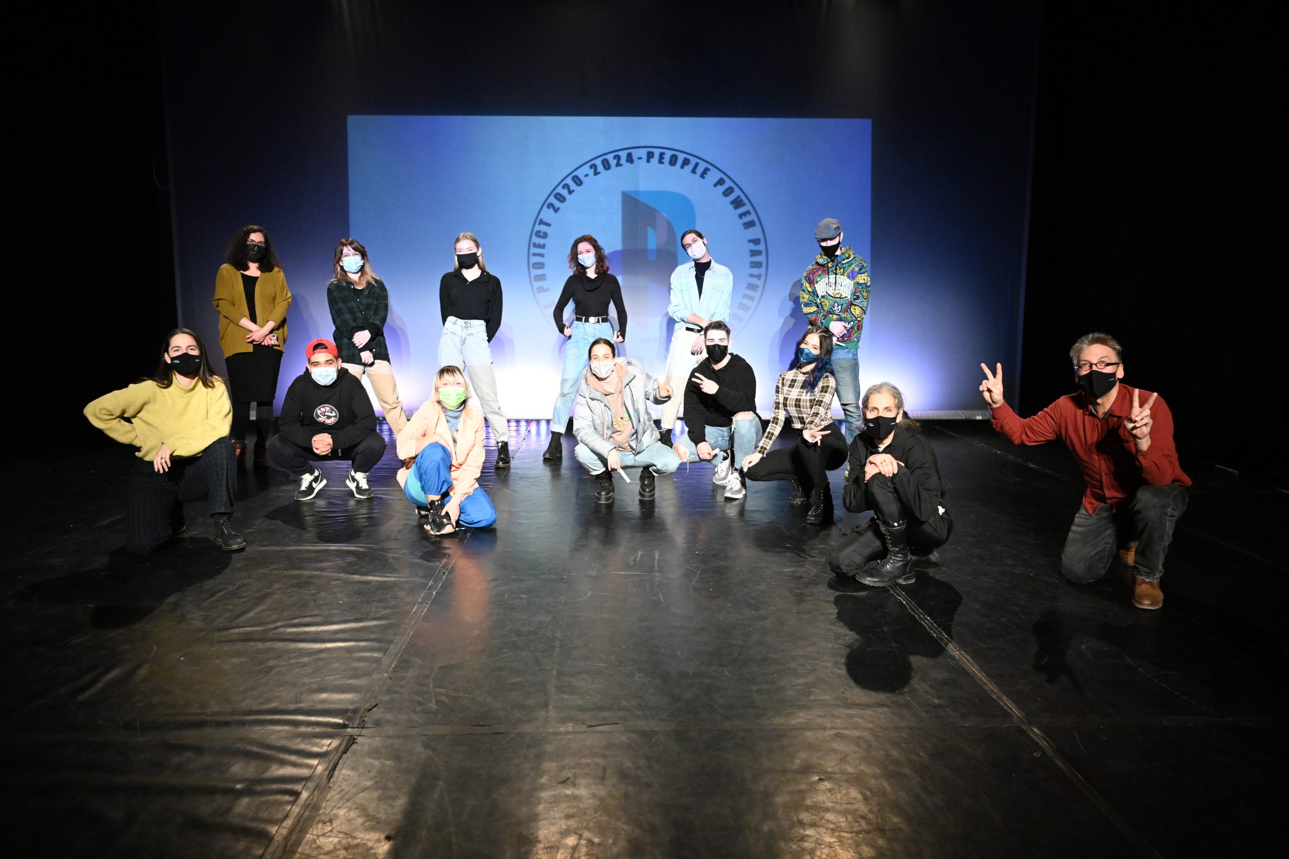 Opt tineri vor ajuta la crearea unor spectacole, la TNRS