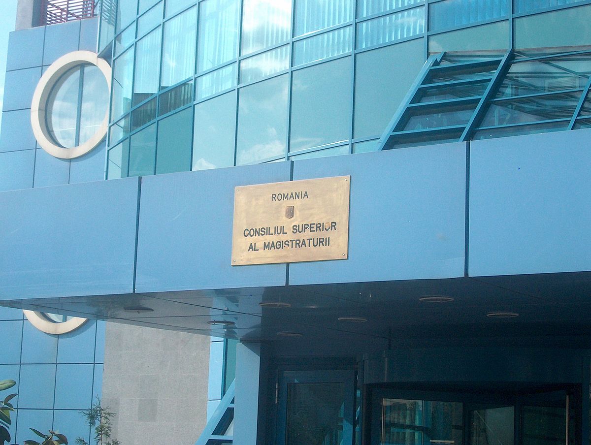 CSM discută proiectul de lege privind desfiinţarea Secţiei pentru investigarea infracţiunilor din justiţie