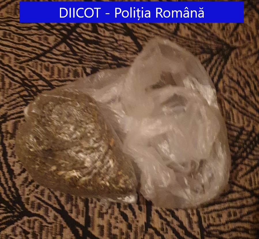 FOTO: Percheziții în Sibiu, Cluj și Mureș la traficanți de droguri de mare risc