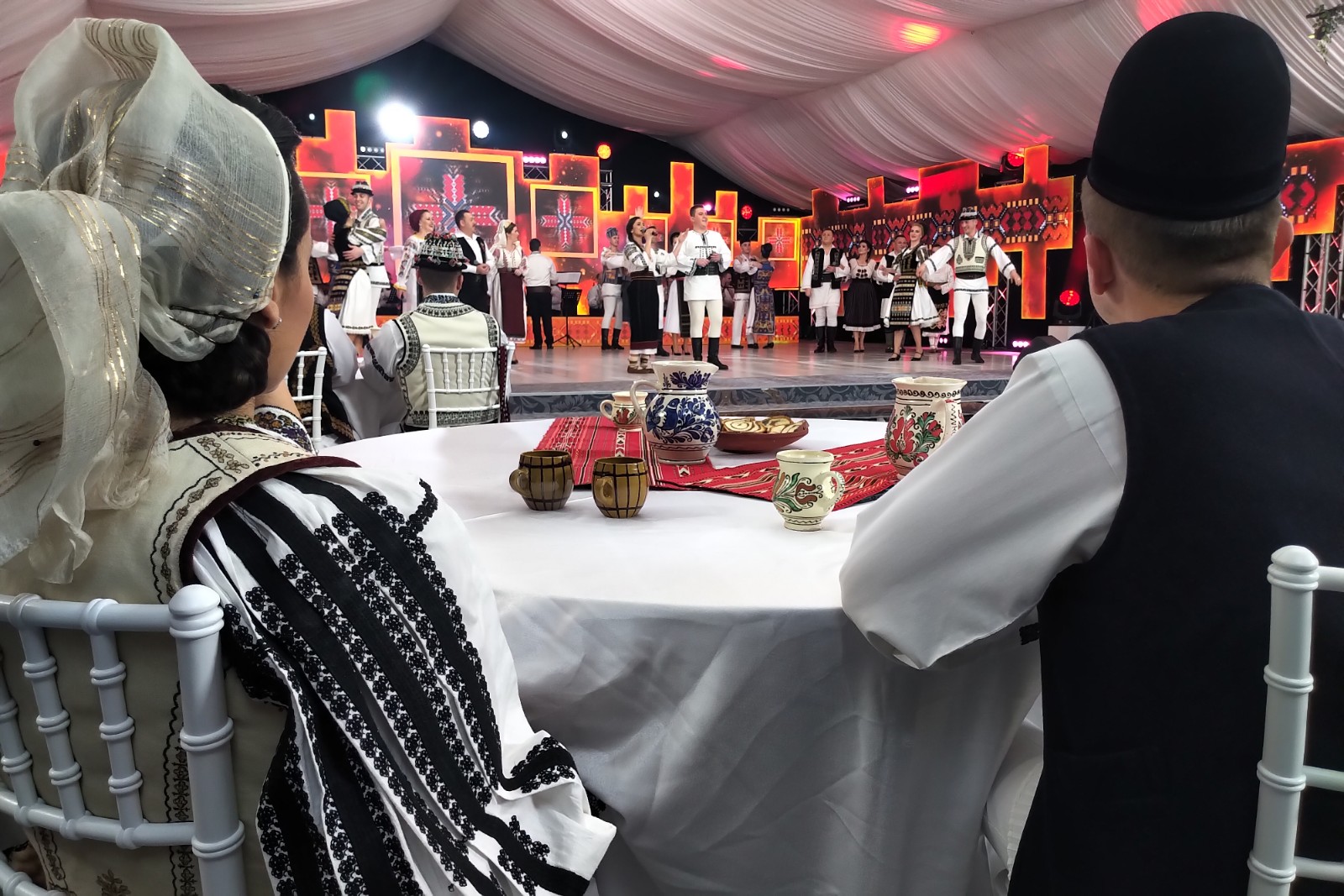 Junii duc românii „La Sibiu, de Dragobete”