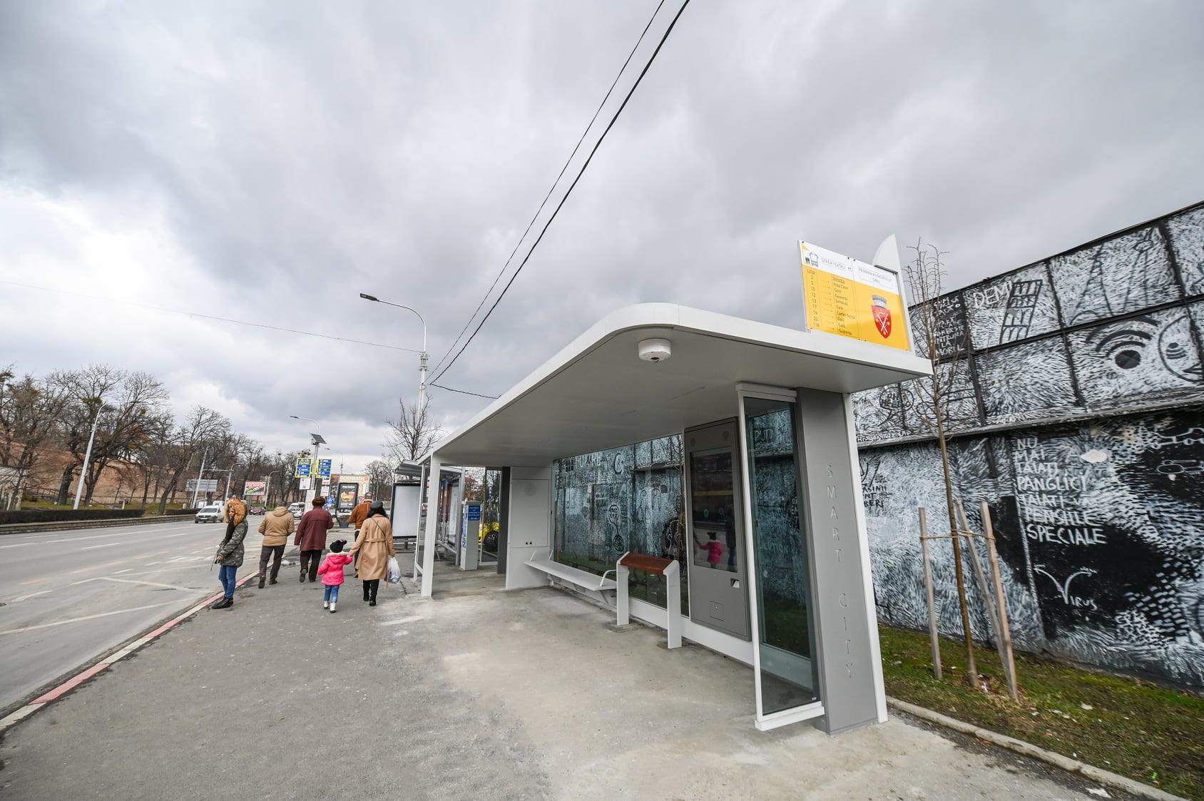 Stația smart de autobuz din Piața Teatrului este funcțională