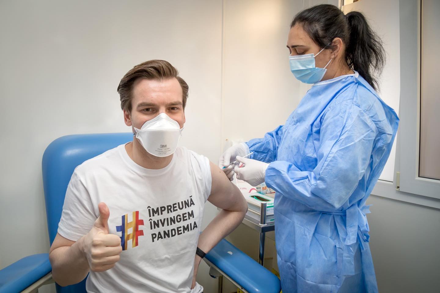 Veste bună pentru românii vaccinați cu Astra Zeneca: are o eficiență mai mare decât Pfizer la formele grave ale COVID