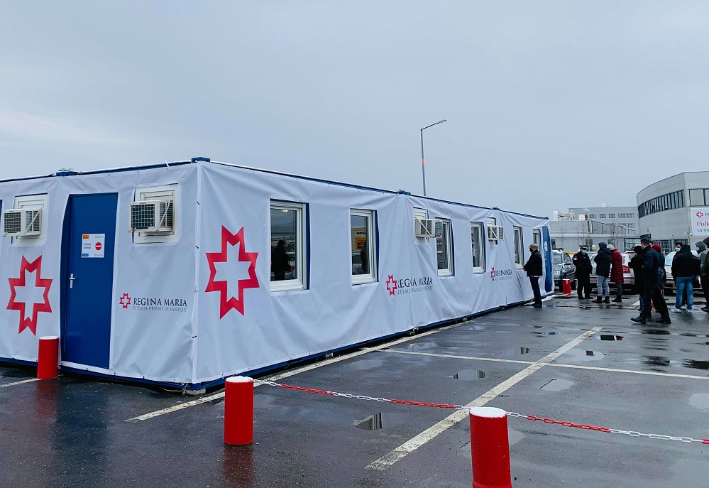 A început vaccinarea la Centrul Public anti-COVID din parcarea Continental