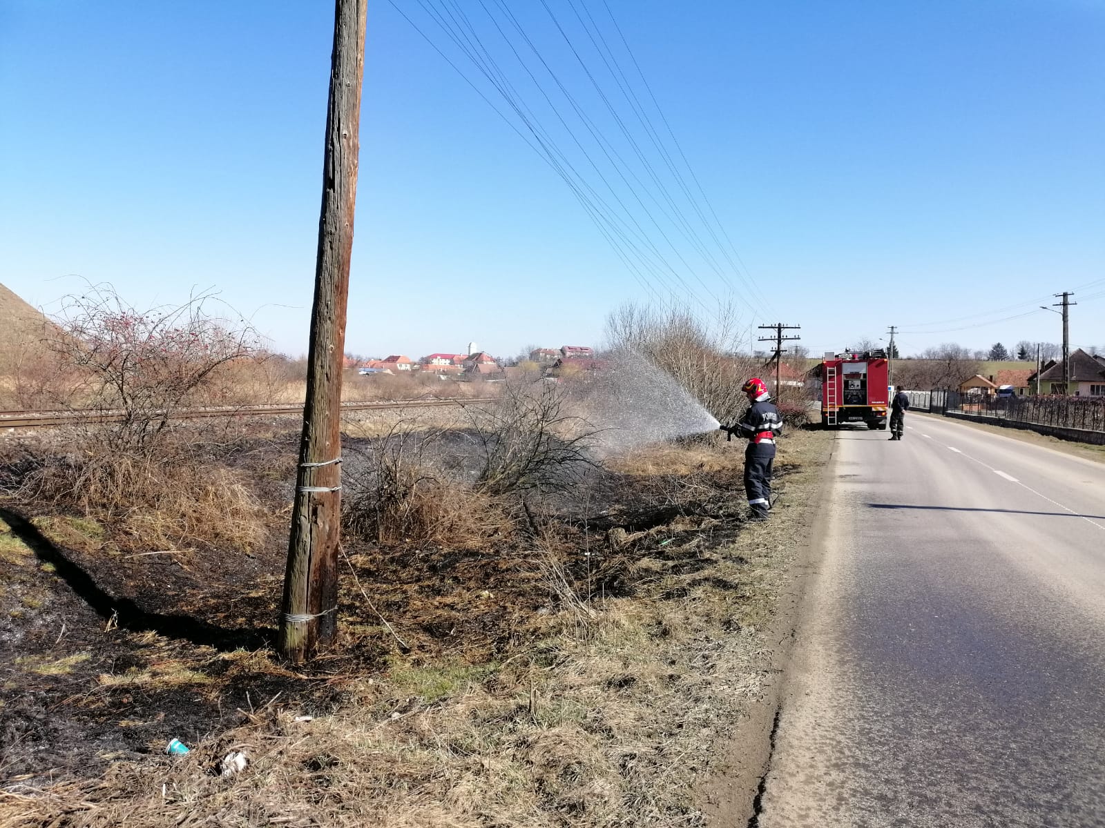 FOTO: Un nou incendiu de vegetație în județ