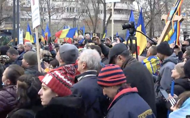 Proteste împotriva restricțiilor în Sibiu, București și alte orașe din țară