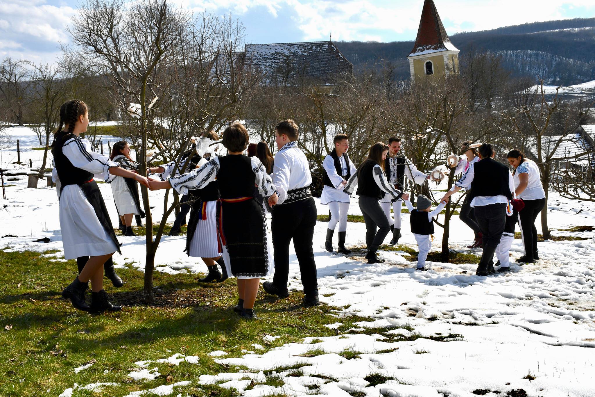 FOTO: Văruțele, recreate în 2021 la Slimnic și Ruși