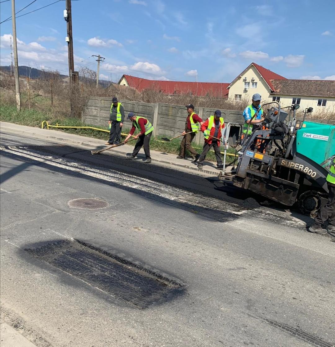 FOTO: Au început lucrările de refacere la străzile din Mediaș