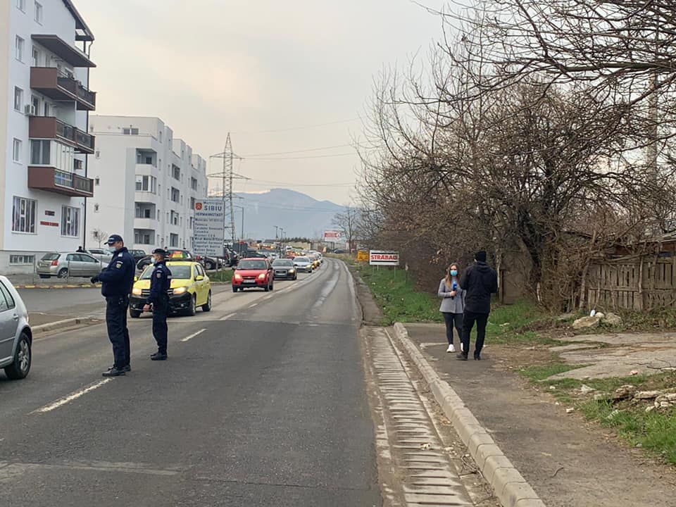 FOTO: Coloane de autoturisme la intrarea în Sibiu, pe Calea Cisnădiei