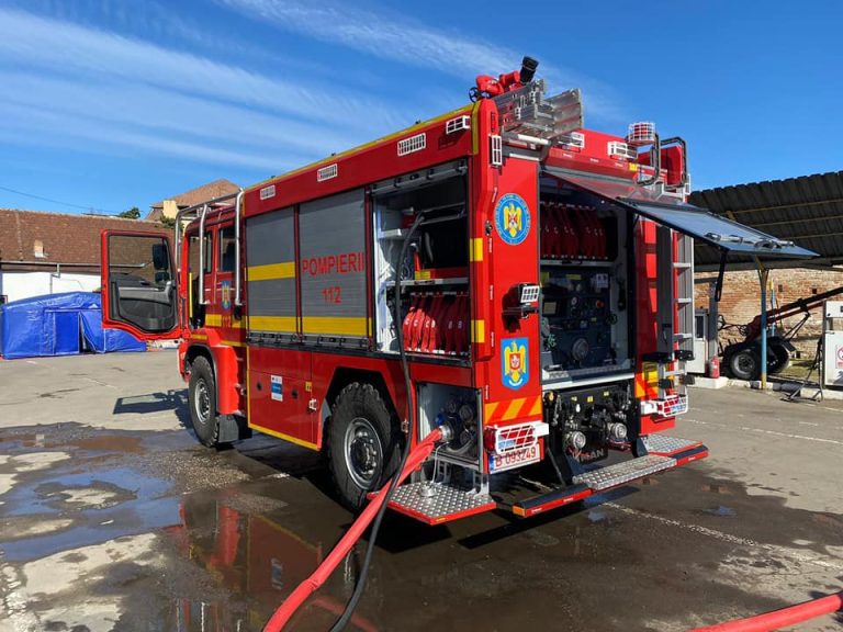 Incendiu în depozitul unui magazin alimentar din Sibiu