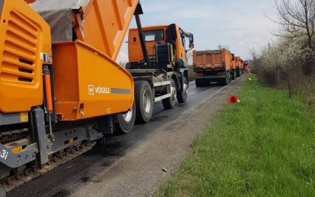 GALERIE FOTO Cozi kilometrice pe sectorul lipsă din autostrada A1 Sibiu – Nădlac, din cauza lucrărilor. Șoferii sunt sfătuiți să ocolească pe drumurile naționale