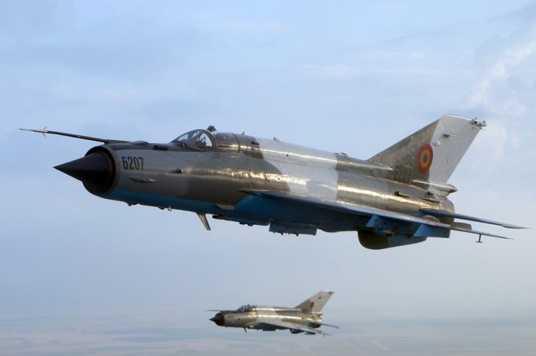 Un avion MIG-21 s-a prăbușit în județul Mureș