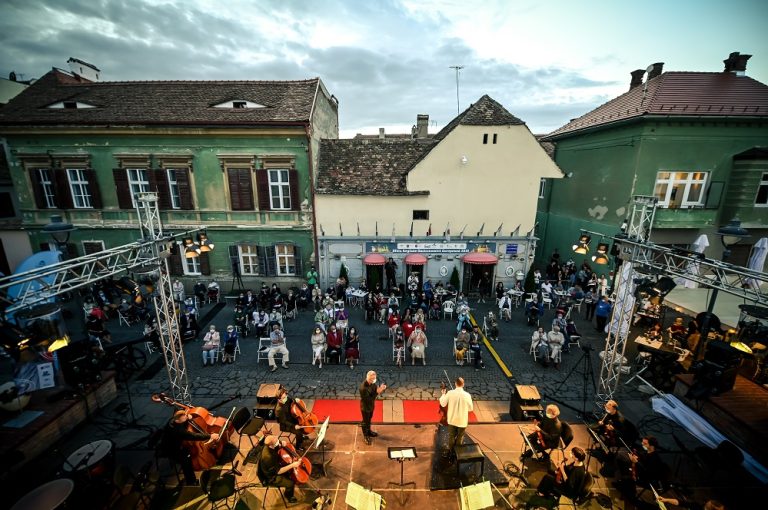 „Summitul muzical al vaccinării”: Maraton de vaccinare fără programare, la Filarmonica Sibiu
