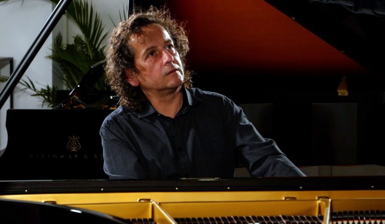 Pianul călător pleacă la drum de la Sibiu. Concert la Sala Thalia în 28 mai