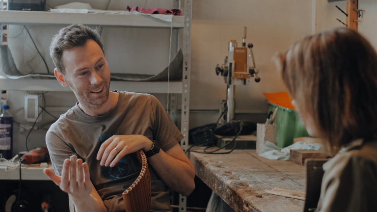 Povestea de dragoste dintre Radu Nechifor și nai: „Aș vrea să las în urma mea un om căruia să îi placă această meserie!”