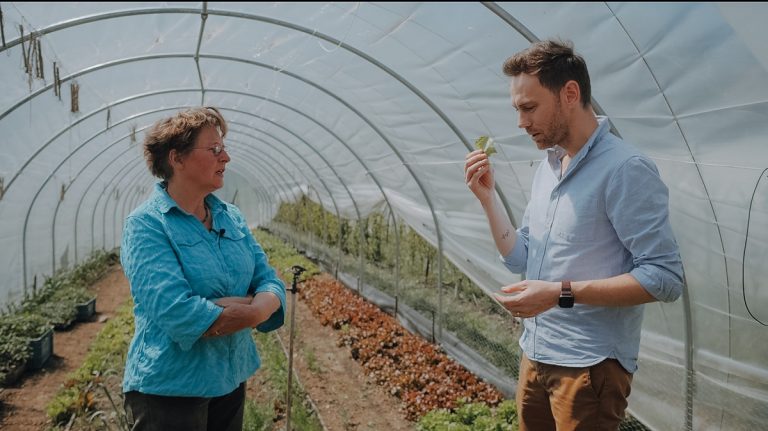 Agnes Jansen a lăsat Olanda pentru Sărata, unde a deschis Bioferma Albăstrea: „Trebuie să fii pasionat! Agricultura este frumoasă!”