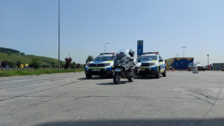 O nouă modă: Șoferul unui TIR circula cu o poliță RCA falsă. Alți 9 șoferi sunt cercetați pentru asemenea infracțiuni