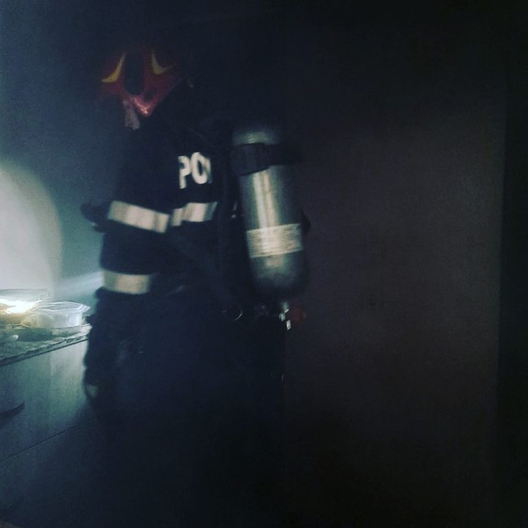 ULTIMA ORĂ: Tânăra din Șura Mare care a suferit un stop cardio-respirator în urma unui incendiu, internată la ATI