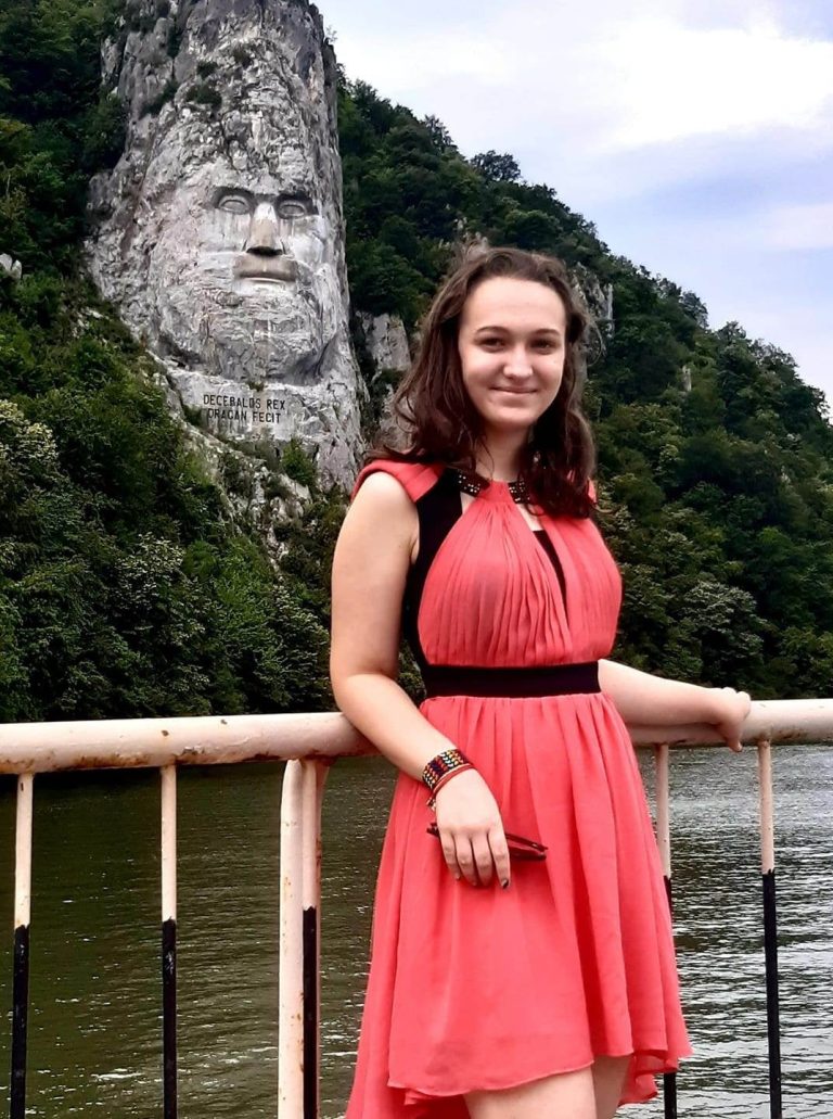 O elevă din Mediaș a câștigat un concurs național de istorie cu peste 1.600 de participanți