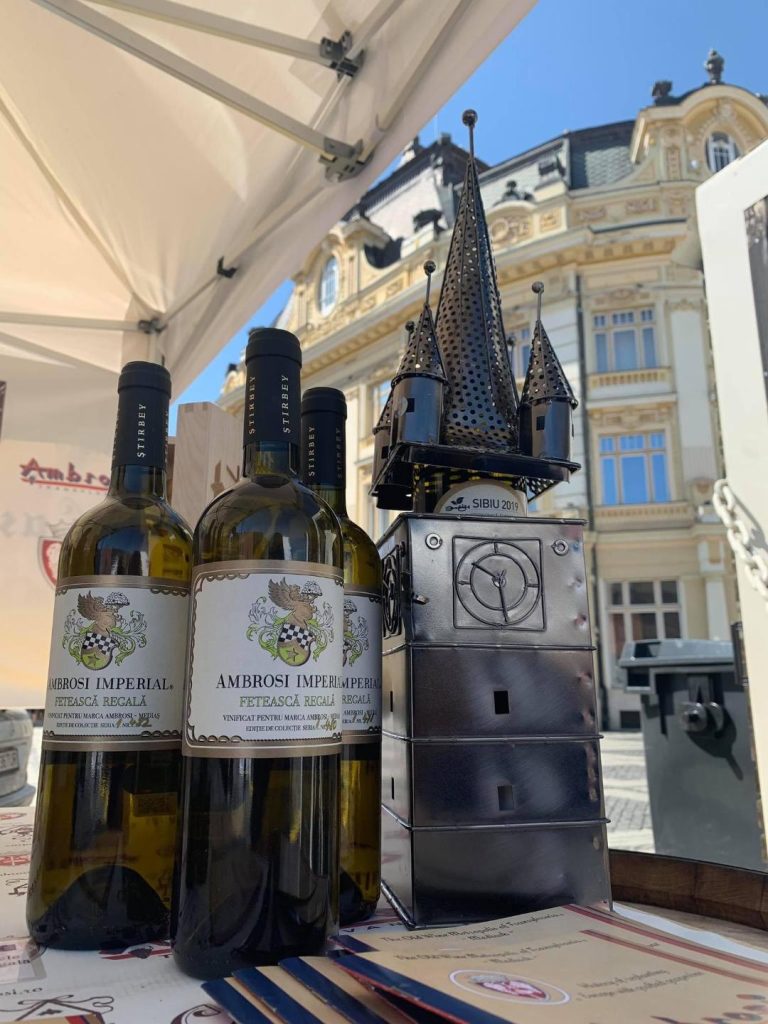 O sticlă de vin din vechea metropolă de vin din Transilvania-Mediaș, cea mai scumpă din România