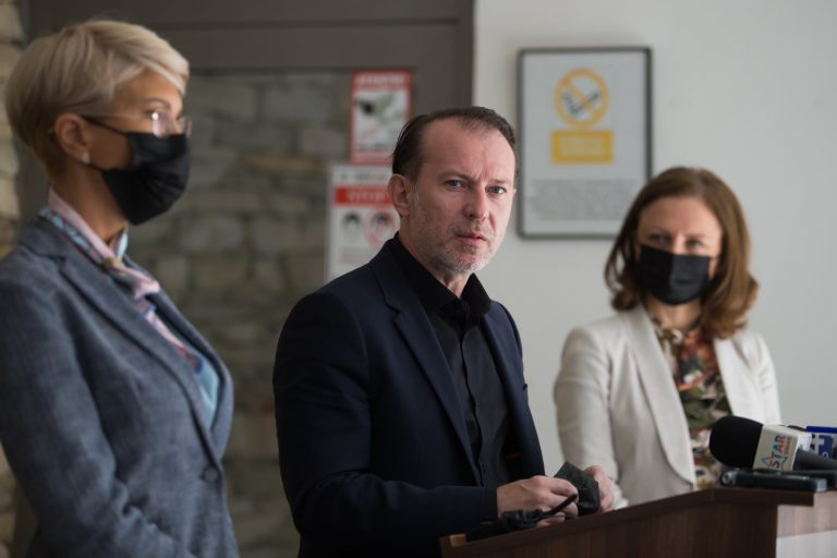 Raluca Turcan șterge pe jos cu Florin Cîțu, înaintea votului final pe noul guvern: „Ar trebui să-și depună demisia/ Mandatul lui nu a fost decât un șir de minciuni”