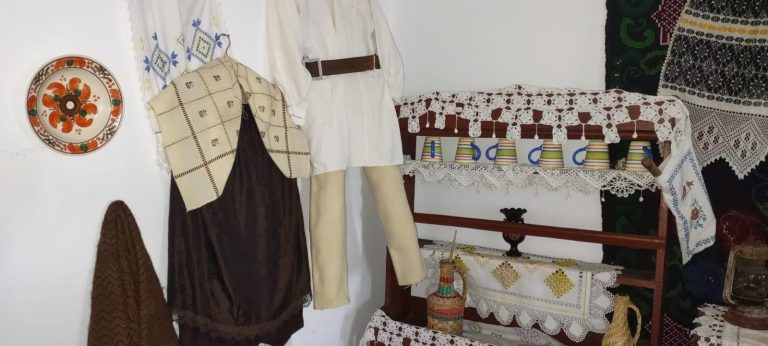 A fost deschisă Expoziția Țărănească din Retiș, un obiectiv turistic și cultural extrem de valoros pe Valea Hârtibaciului