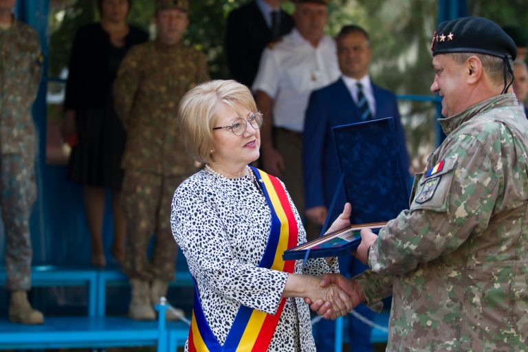 Comandamentul MNC-SE NATO s-a mutat oficial în Sibiu. Rolul său este „să planifice, să coordoneze și să conducă în operații forțe naționale și forțe aliate”