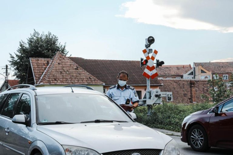 Aglomeraţie pe şosele în weekend-ul de Sfânta Maria. Ce recomandări au poliţiştii