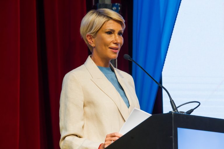 Raluca Turcan a câştigat un nou mandat la conducerea PNL Sibiu