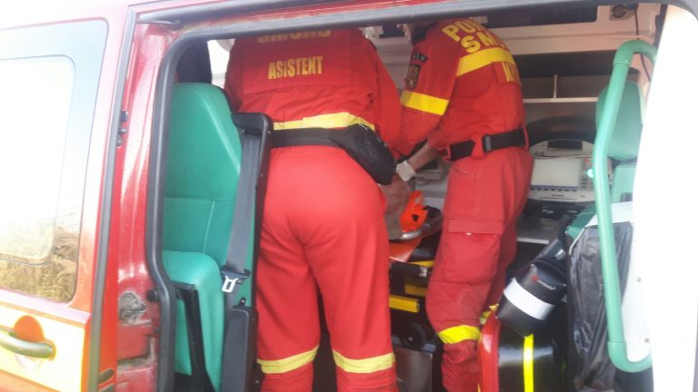 ULTIMA ORĂ: 5 persoane implicate într-un accident rutier în Avrig