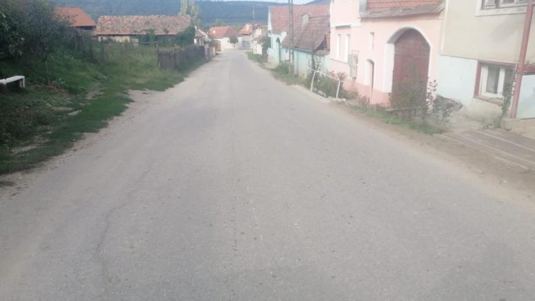 A fost semnat contractul pentru modernizarea drumului judeţean Ocna Sibiului-Ţapu