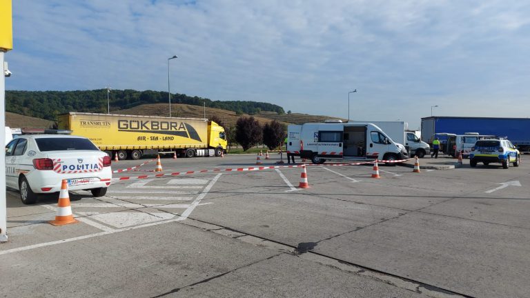 Peste 100 de sancţiuni aplicate, marţi, într-o acţiune pe A1, în zona Cristian