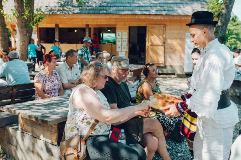 Ateliere gastronomice, de vineri până duminică, în Muzeul Astra