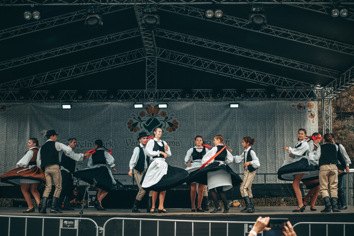 FOTO Distracție, voie bună și concurs de gulaș, la a 18-a ediție a Festivalului de Dansuri Populare Vándorcsizma