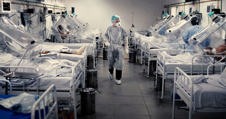 România trece de 20.000 de pacienți Covid. În Sibiu, peste 260 de cazuri noi și 439 de internați