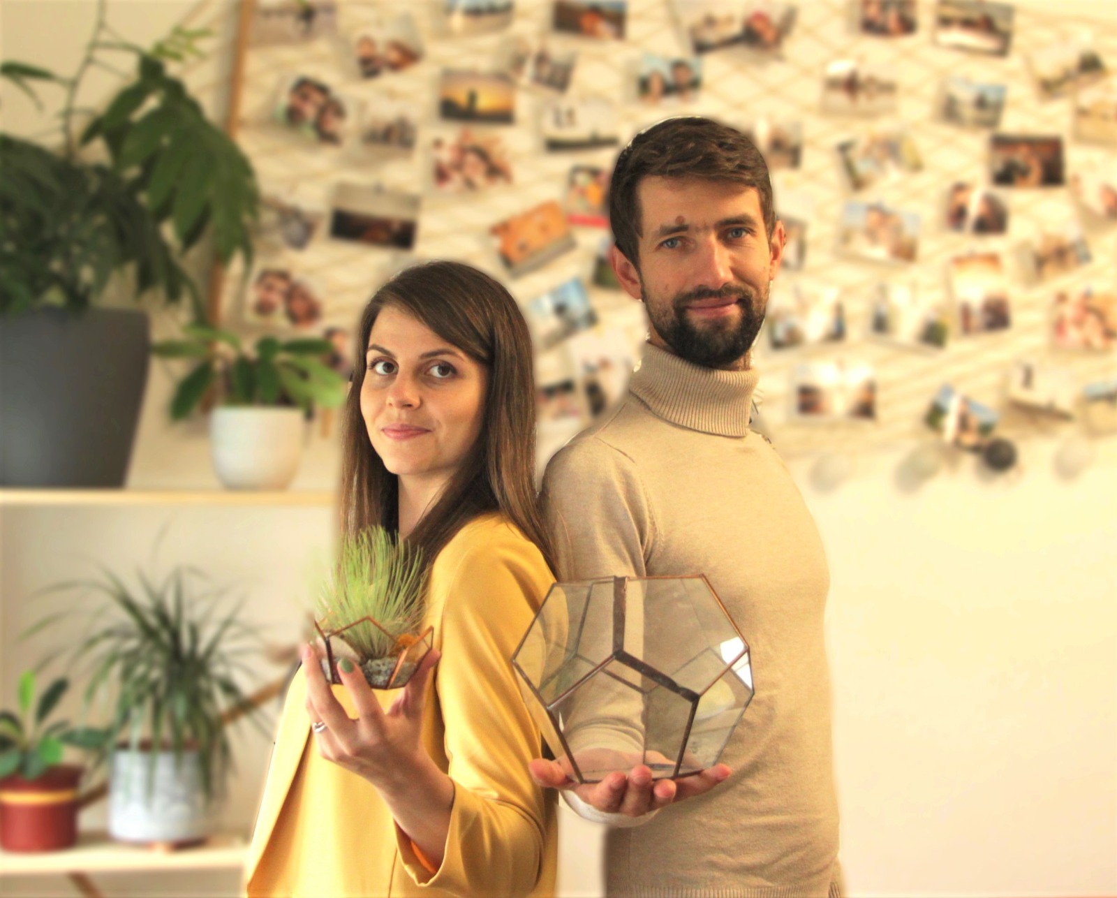 Cum să aduci natura pe propriul birou. O familie din Sibiu are soluția