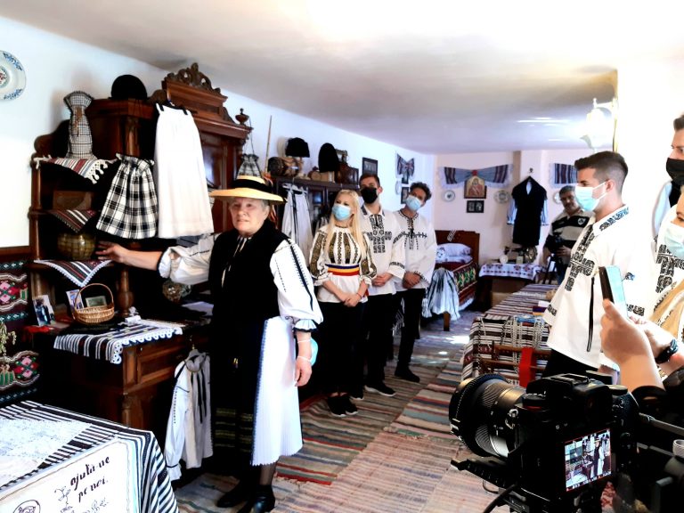 Popas în casa tradițională a unei gurence