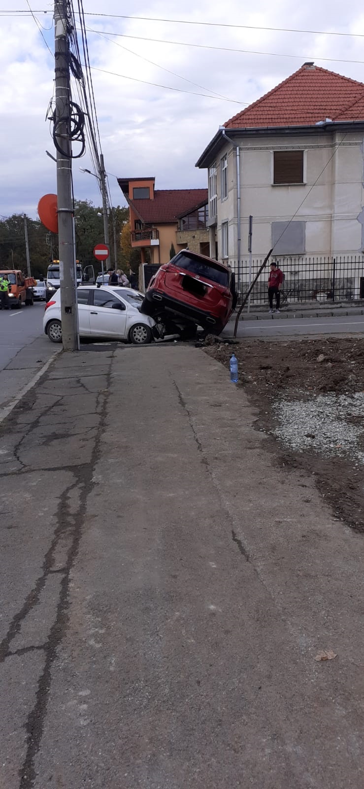 Fetiţă de 9 ani şi o femeie de 40 de ani, la spital în urma unui accident rutier în Sibiu