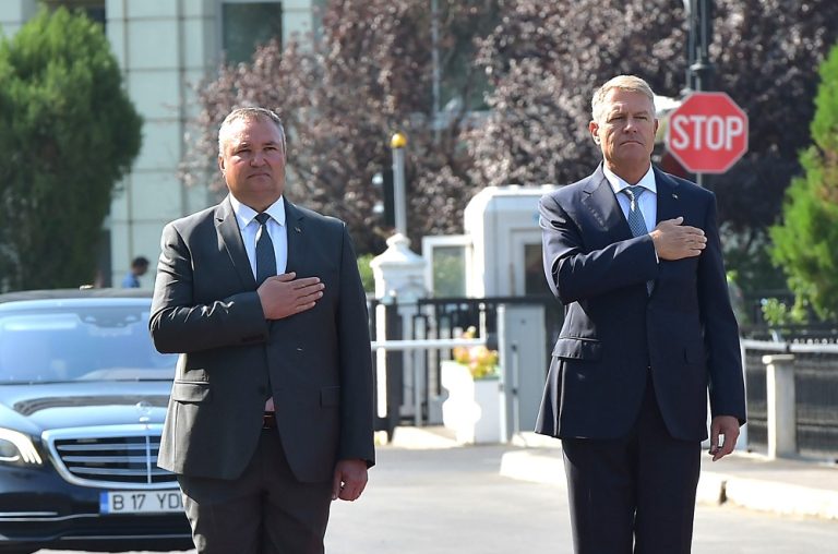 Acuzațiile de plagiat la adresa premierului Ciucă pun în pericol viitorul guvernului. Iohannis: „Este necesară analiza tezei de doctorat”