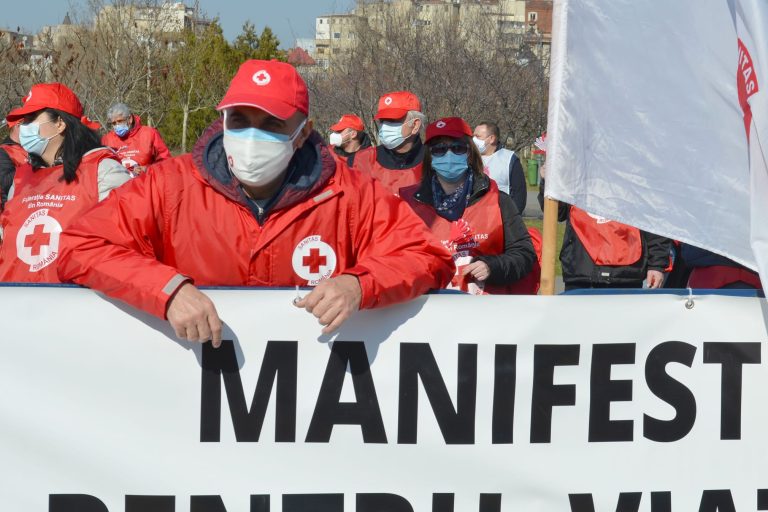 Sindicate Sănătate: Personalul TESA din sănătate a fost eliminat de la creşterile salariale