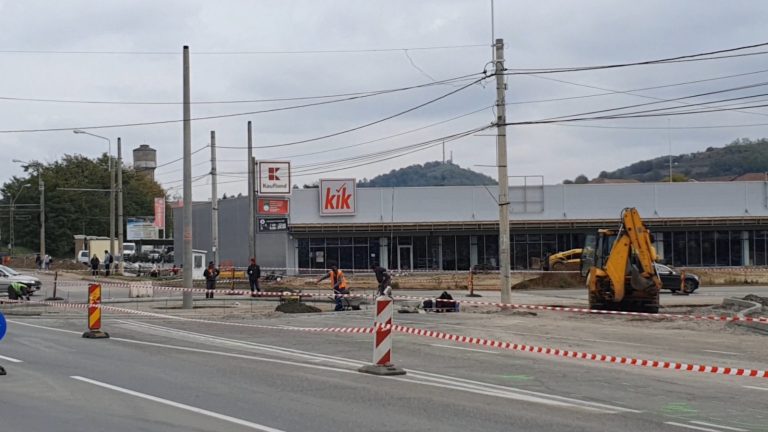 Schimbare de sens de circulaţie în cartierul Moşnei din Mediaş. La intrarea în oraş se amenajeză un nou sens giratoriu